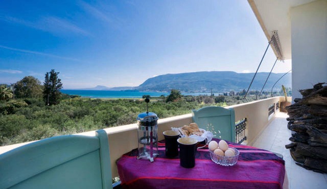 SEA VIEW STUDIO, NEXT TO THE BEACH, NATURE AND FARM AROUND, NEAR THE HIGHWAY