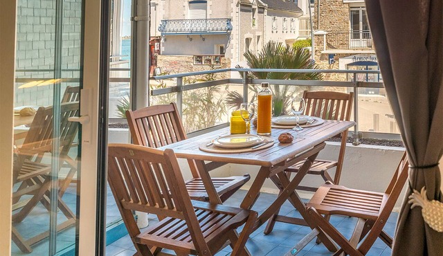 Sea View Studio, WiFi, in Larmor-Plage, 4 Guests