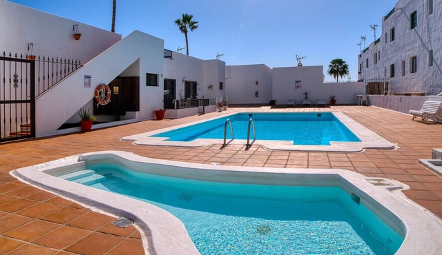 Sea Waves - 500M from the beach, Pool and Terrace By LVH