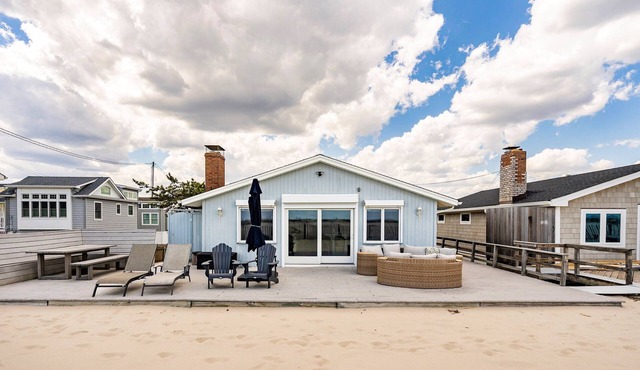 SEA3200 | Oceanfront 4BR 2ba in Seacrest Beach, Lavallette! Parking, Pets, Sleeps 10!