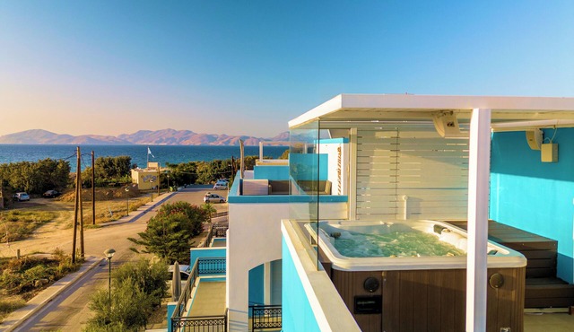 Seabreeze Villa - with Jacuzzi & heated pool