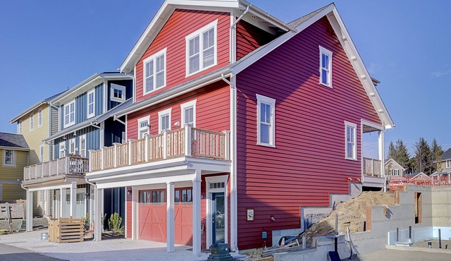 Seabrook's Home Away From Home, enjoy peek-a-boo oceanviews!