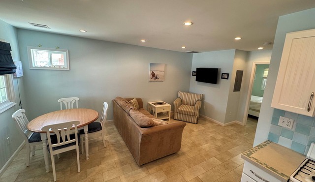 Seacrest Beach - Lavallette - Cottage A - One Block to Beach!