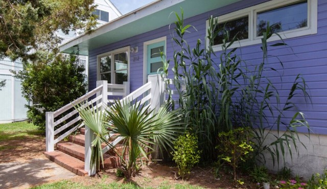 "Seadar" Cottage - A Mid-Century Beach Cutie!