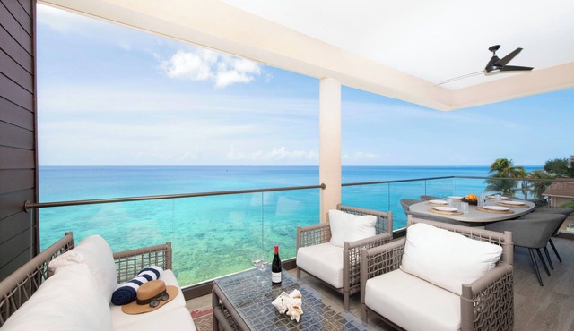 SeaDreams 6: Ocean Condos w/Pool. Jacuzzi & Rooftop Patio; Stay a Week for Less!
