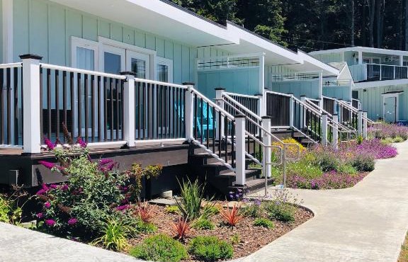 Seafoam Lodge