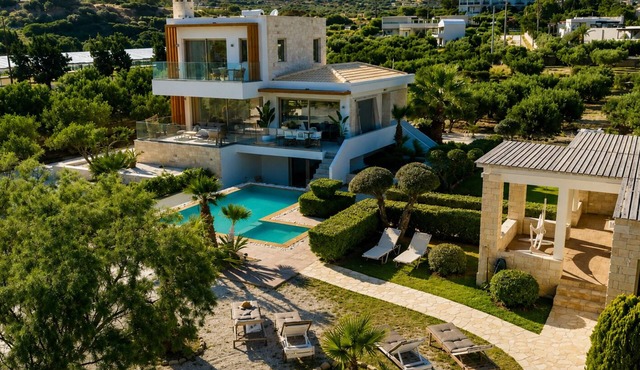 Seafront 3 bedroom villa