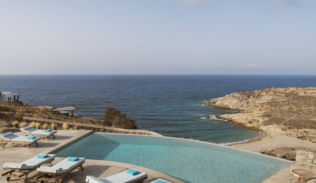 Seafront 9BDR Serenity in Mykonos