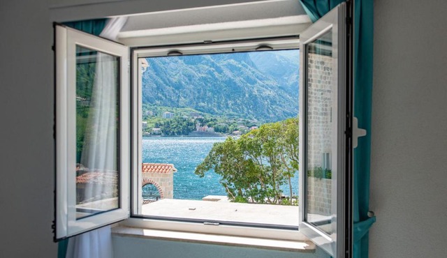 Seafront apartment
