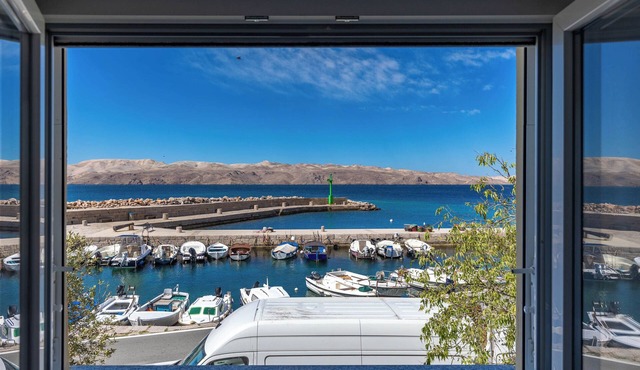 Seafront Apartment Sanja, Karlobag, Croatia