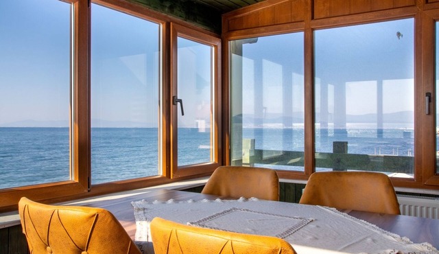 Seafront Flat w Fireplace, Terrace 1 min to Beach