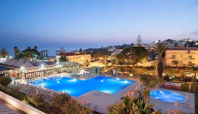 Seafront Haven with Modern Elegance in Praia da Oura! Direct Beach Access