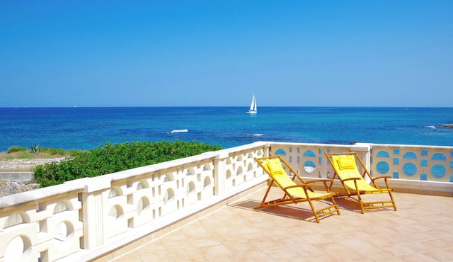Seafront Home with Large Panoramic Sea-View Terrace – Marina di Ostuni