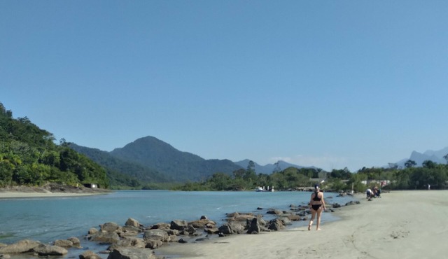 Seafront house 200 meters from the beach in Peruíbe
