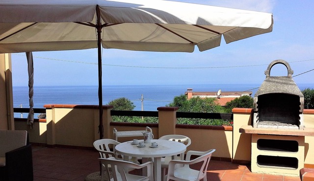 Seafront House With Terrace AND Beautiful View