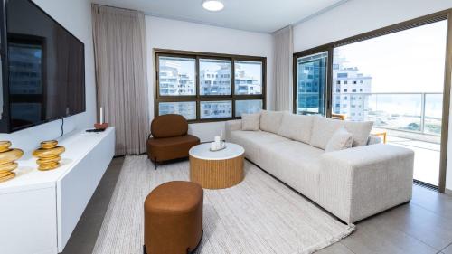 SeaFront Luxurious 3BR Apartment l Mamad