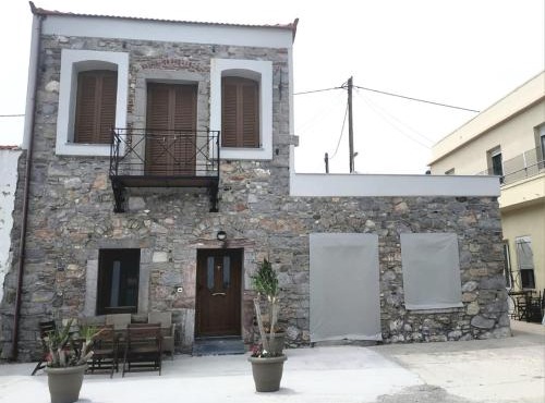 Seafront two-storey house in Kardamyla