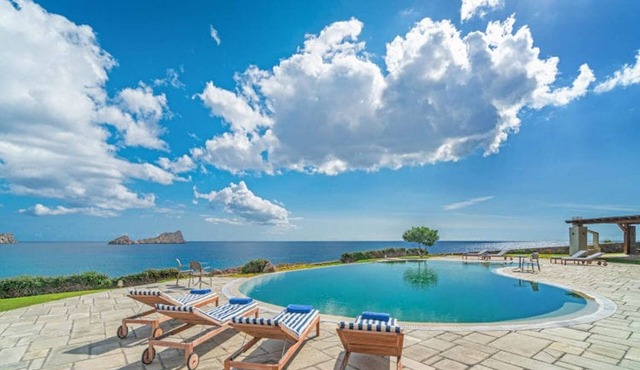 Seafront Villa Solaryth, Divine Sea Views, Private Pool, Furnished Terrace,.