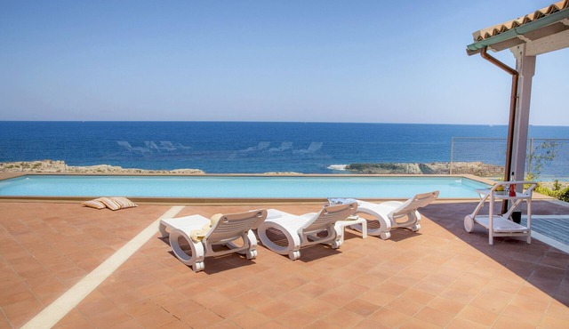Seafront villa with pool in the Noto Valley, Sicily South-East - 8 pax