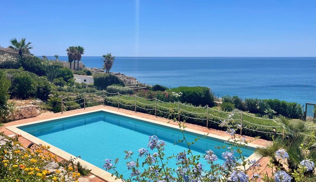 Seafront villa with stunning views, private access to the sea, pool, WI Fi