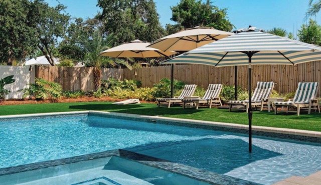 Seagrove Retreat | Heated Pool, Golf Cart + Bikes | Walk to Beach!
