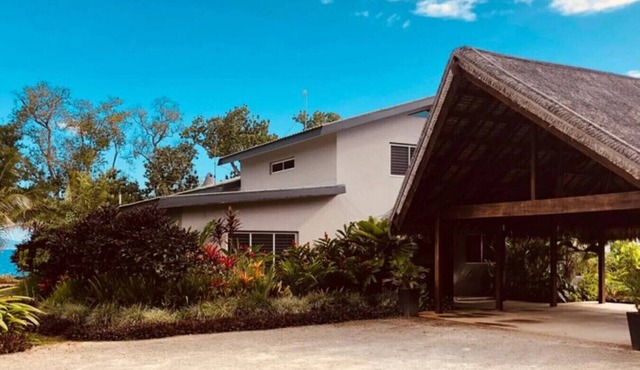 Seahorse Lodge - Port Vila's 5 Bedroom WOW Private Paradise by the Sea