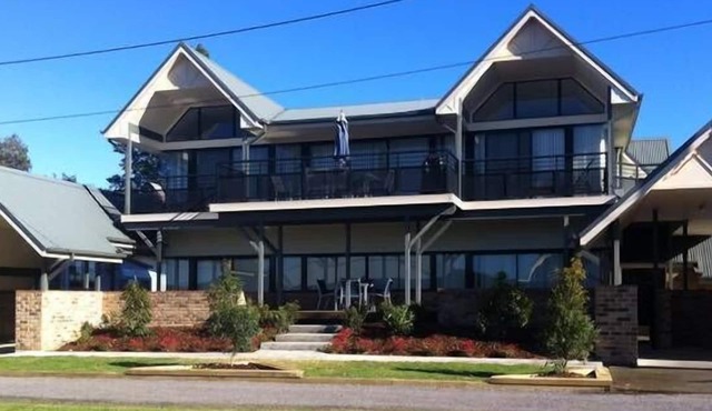 SeaShells Beach House- Best Ocean views & Location