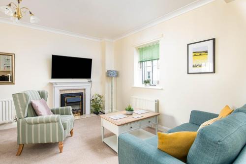 Seaside 2-Bed with Private Parking, Portishead