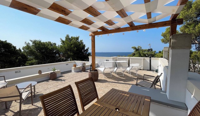 Seaside 2 bedrooms condo villa with seaview rooftop & balcony - family relax