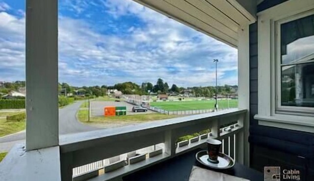Seaside apartment 2 balconies & sea view Grimstad