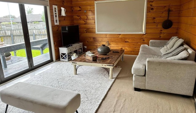 Seaside Bliss: Tranquil 3-Bedroom Bungalow, Steps from Ohope Beach