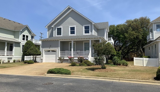 Seaside Cottage OBX; 4 bedroom, 3 bath, private pool, hot tub, & pet friendly!