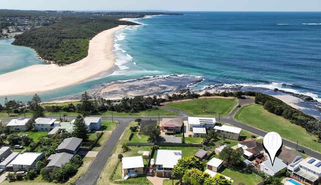 Seaside Escape - The ultimate beachside retreat nestled on the shores of Dolphin Point Beach