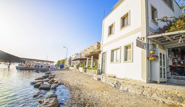 Seaside House with Refreshing View in Gumusluk