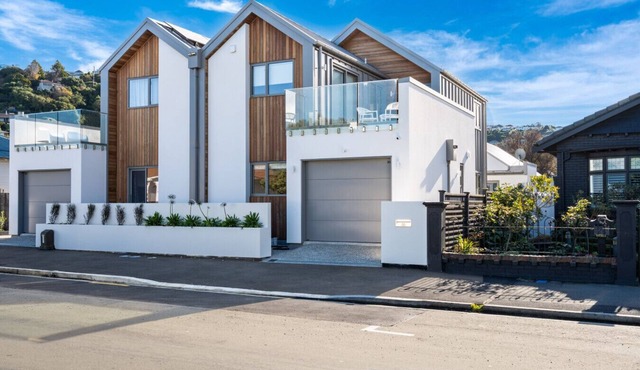 Seaside Luxe in St CLair