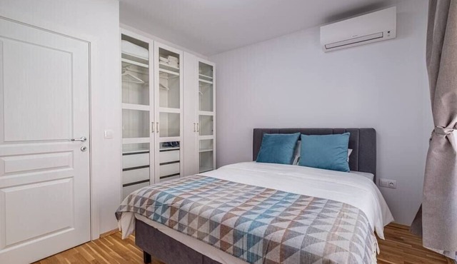 Seaside Luxury Complex Apartment
