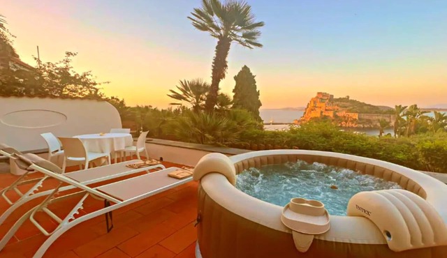 [Seaside Luxury Flat] with mini-pool and breathtaking sea view