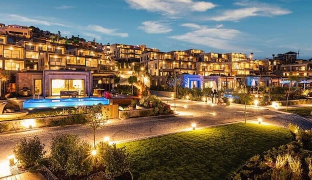Seaside Luxury Serviced 4 Bedroom Flat in Bodrum