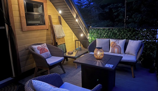 Seaside Perch - a Cozy Cottage near the beach.