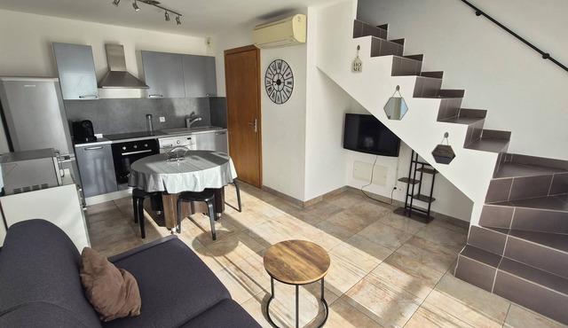 Seaside pretty mini villa T2 300 m from the beach, 20 km from Bastia