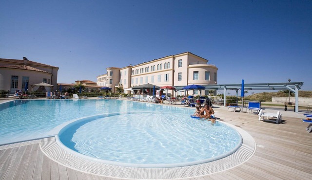 Seaside residence in Tuscany with swimming pool, within a natural park,