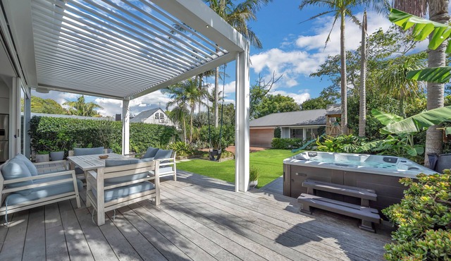 Seaside Serenity:Exquisite Villa