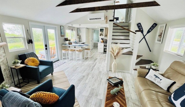Seaside Serenity: Oceanfront Elegance in Shelburne, Nova Scotia
