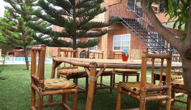 Seaside Serenity Suites – 9 Luxury Bedrooms ,Calm Living with Pool, WiFi