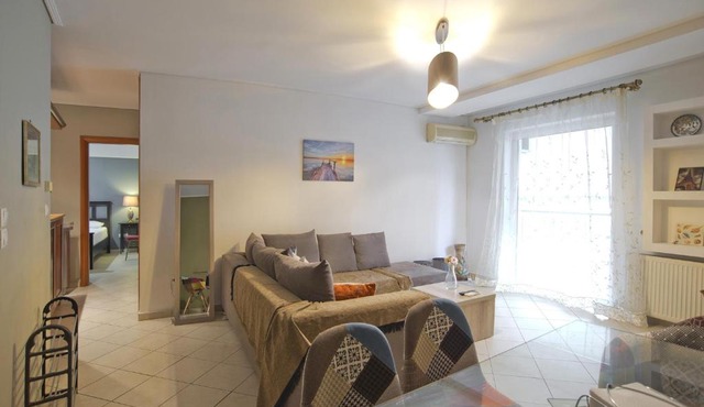 Seaside Spacious 2 BR, 2BA, Sea view Apt