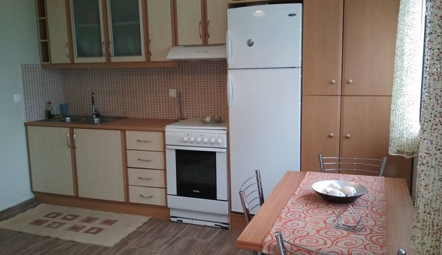 SEASIDE STUDIO on the beach with fully equipped kitchen