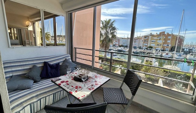 Seaside Studio w/Pool, Private Parking, & Canal Views - 450m from Beach!