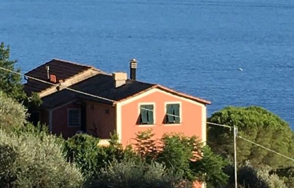 Seaside villa between Portofino and Cinque Terre