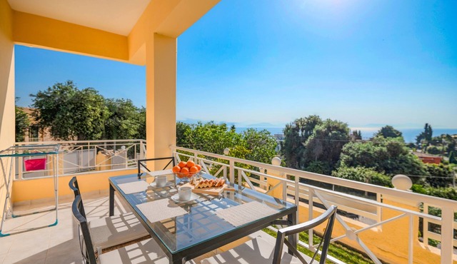SeaSunrise: Modern, spacious Apt, A/C, WiFi, Near beach