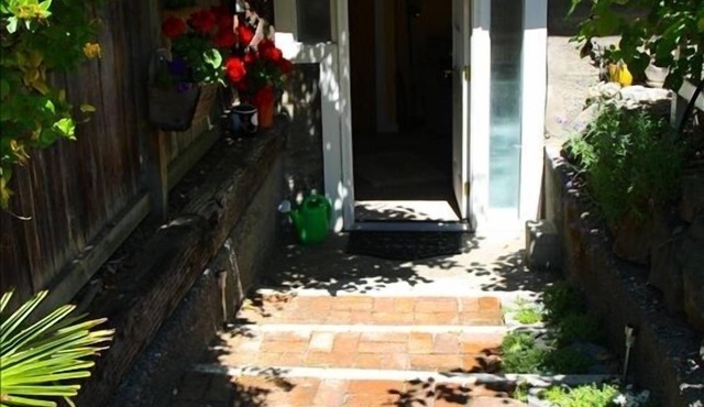 Seattle at its Best - a Great Neighborhood for Walking!